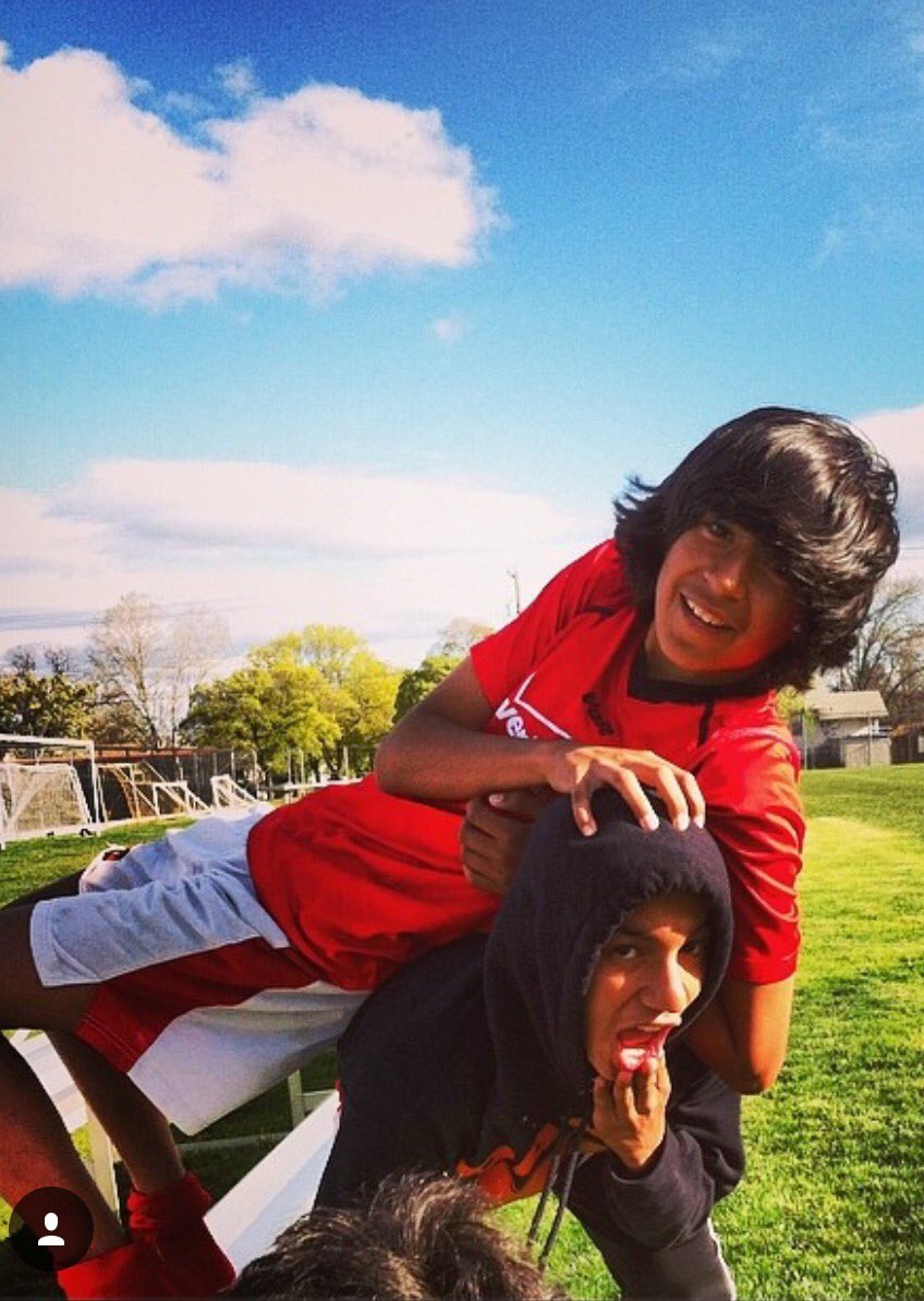 raaall568's tweet photo. Freshman to Seniors, Damn 4 years flew by 🎓⚽️ @TheBrutalSavage https://t.co/c0TIHeg9cK