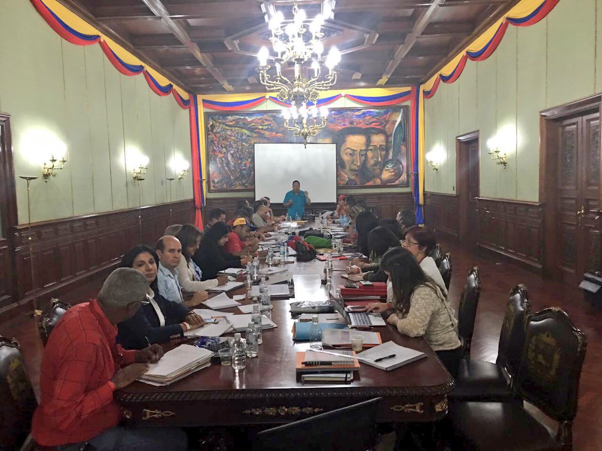 RMarcoTorres's tweet photo. Desde el salón Boyacá del Palacio de Miraflores, en reunión con los entes que conforman la #MisiónAlimentación https://t.co/1Oj6IyNmk0