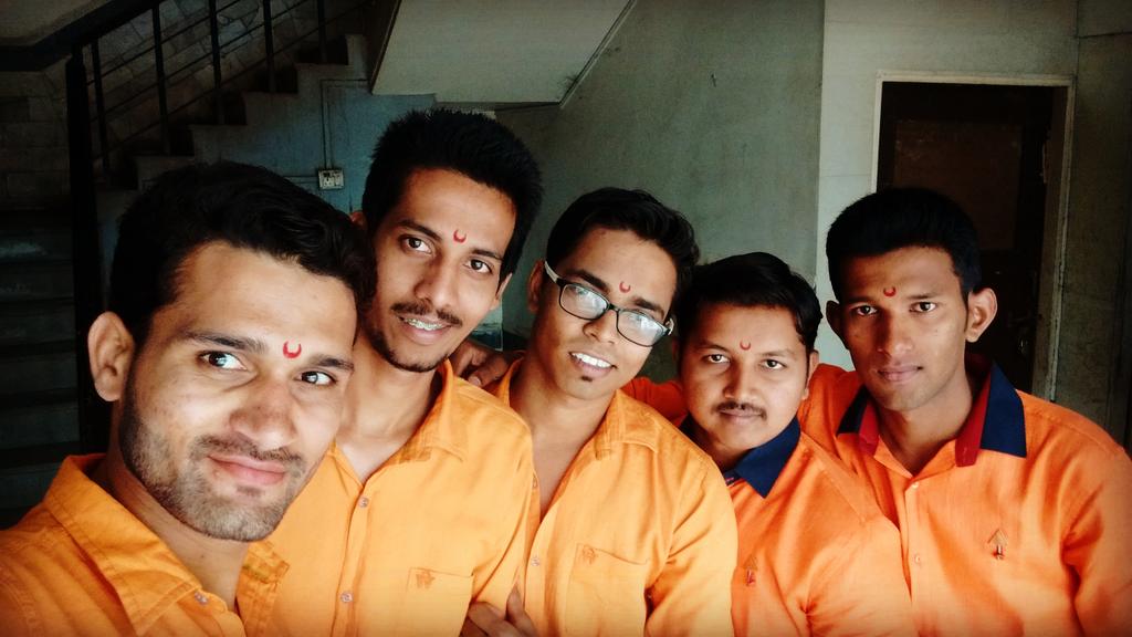 mayurdvichare's tweet photo. Its nothing like #Friendship in this world.....
&amp; these #Idiotz r just #MindBlowing

#BIMAT #CompSci #Engineers https://t.co/ibIlNeZUIs