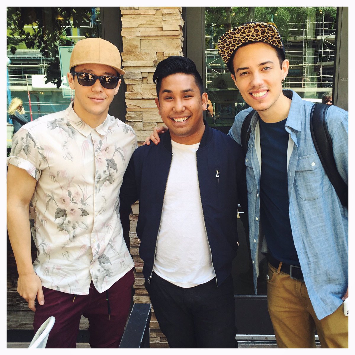 heyitspeterrr_'s tweet photo. Cannot believe I met @iamleroysanchez & @kylehanagami today!!
#HeyItsPeter #YouTube https://t.co/4n5Z00Sxux