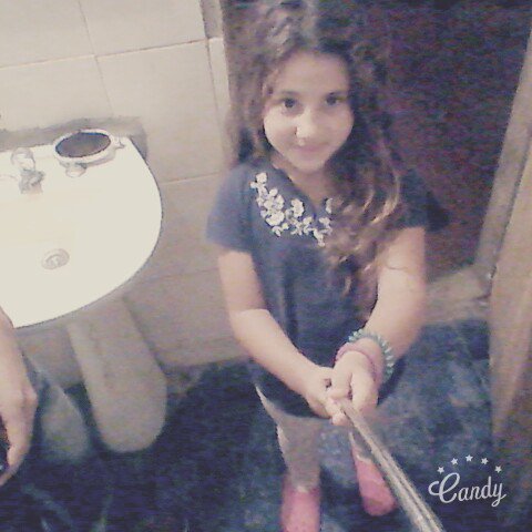 Es mas bonita Mi Hermanita sacandose Selfie😊😍