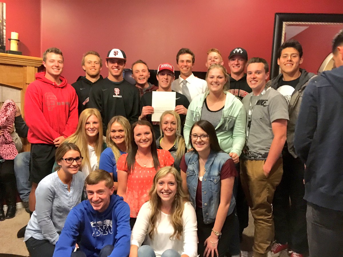 KrewTrue's tweet photo. Kenya and Brazil are getting two gems 😻👔❤️ congrats Nick and Josh you'll be amazing missionaries! We love you! https://t.co/KY0dy9Zewd