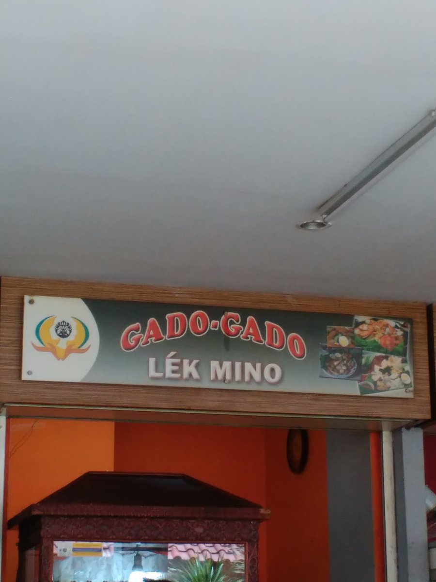 gabrielstev's tweet image. Satu satunya kampus yang ada unsur korea di kantinnya. FHUI!!