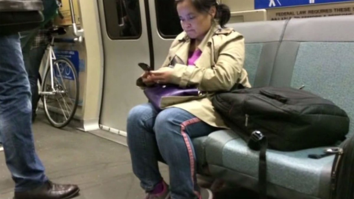 abc7newsbayarea's tweet image. #BART passed an ordinance that would fine seat hogs up to $500 for not making room. abc7ne.ws/1Mx3CVR
