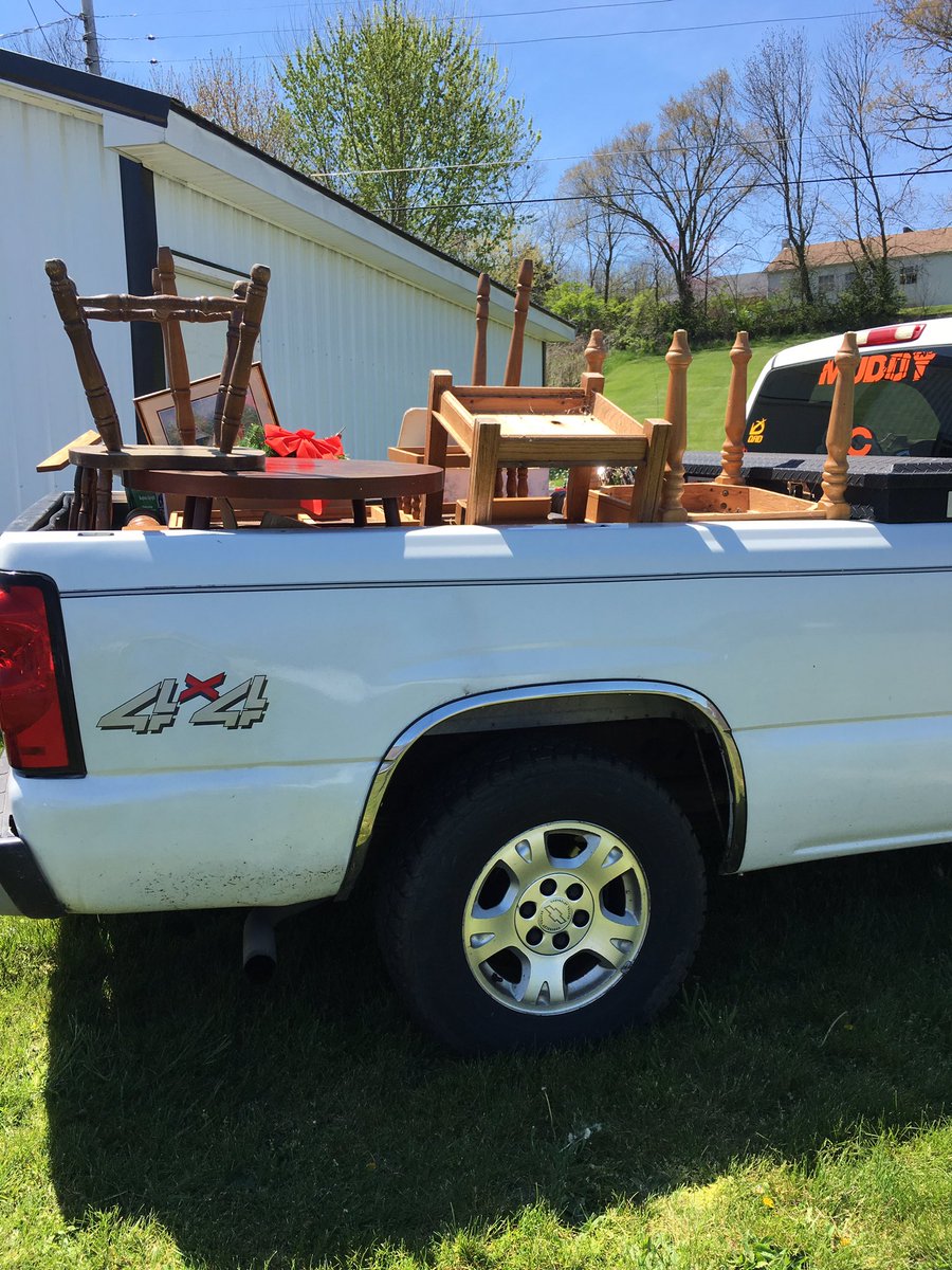 Ladysoul74's tweet photo. Bought a truck load plus of future Pinterest projects eeek #shabbychic #upcycle #repurposereuse https://t.co/n2lv96RPBW