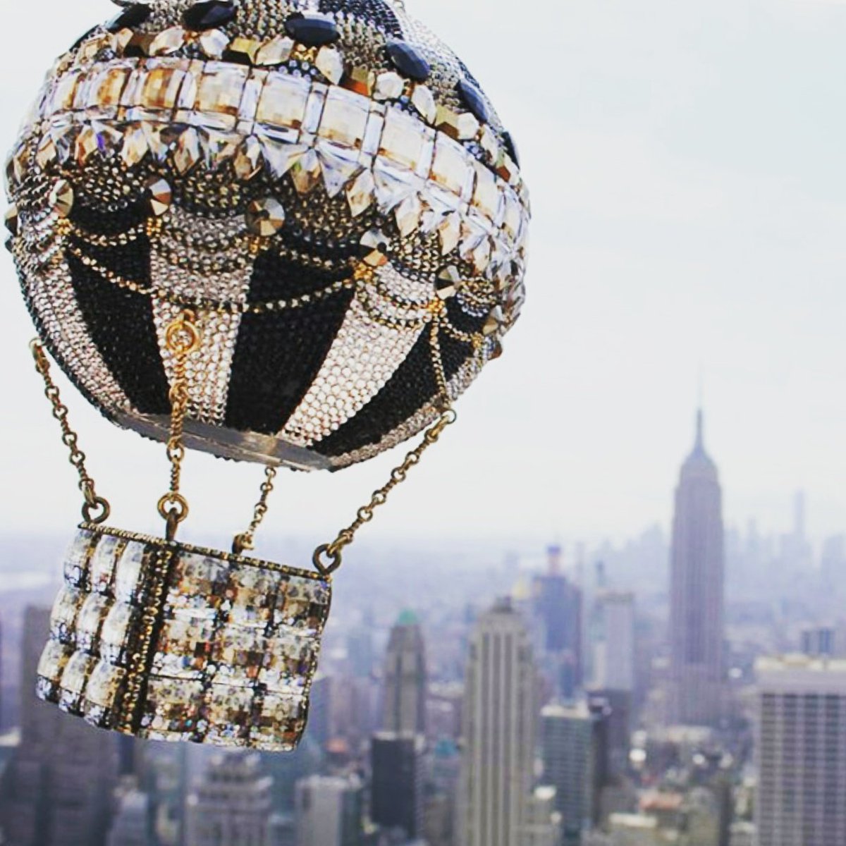 New York.. @judithleiberny reminds us to take in the view from up top ☝
#TBT  #nyc #shine #lifestyle &amp; #luxury #EAG