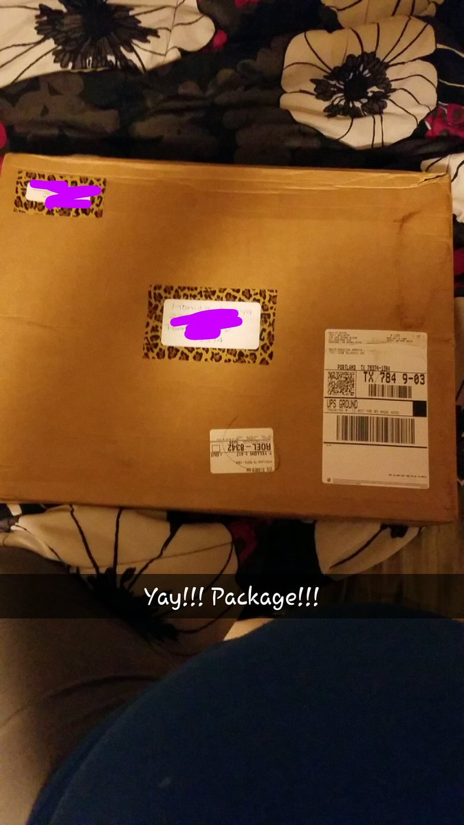 voodoogirlxoxo's tweet photo. Seeing this at my house makes me happpy!!! 💚💚 #packagetime https://t.co/LNFceCz3Is