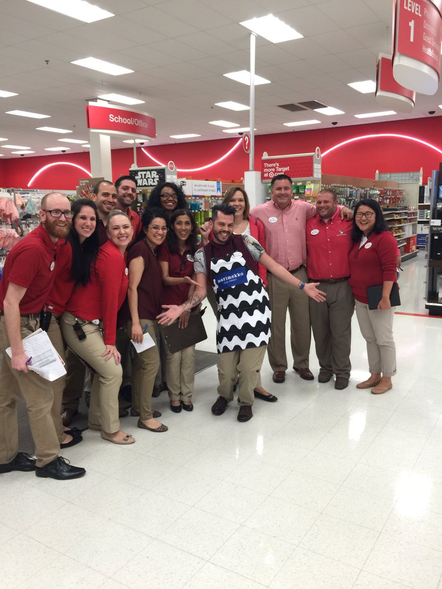 Steven rockin Marimekko at T1307 #MarimekkoForTarget @TonyCostanzoTGT @CarmenCmoch <a href="/BarbaraHwangbo/">Barbara Hwangbo</a>