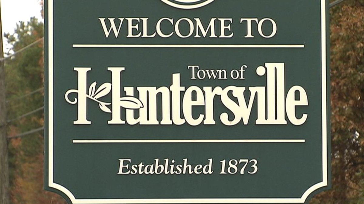 Forum this morning will aim to raise awareness of Huntersville eye cancer cluster
on.wsoctv.com/1NcsemU