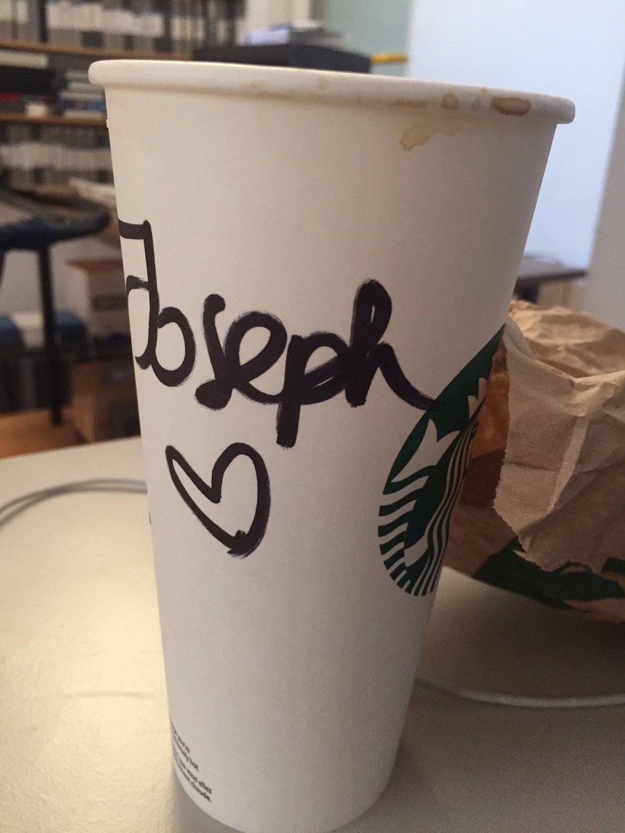 J en ai marre de me faire draguer ;) ! @StarbucksFrance #strasbourg