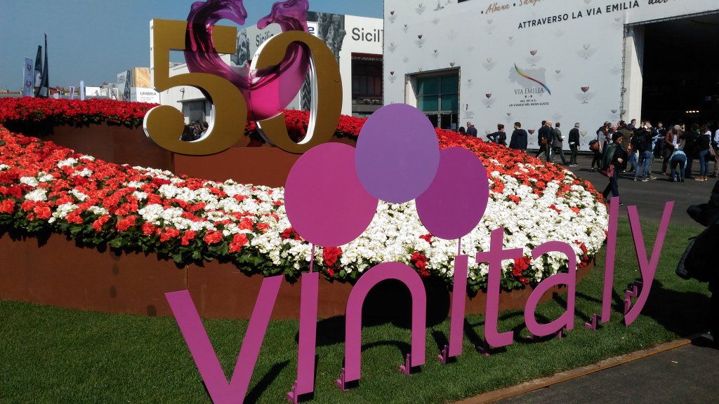 GGiornalisti's tweet photo. #MSCtv vi racconta la edizione 50 di #Vinitaly https://t.co/0IHbYdYQqp @VinitalyTasting #vino #olio #territorio https://t.co/Hdpow4DDni