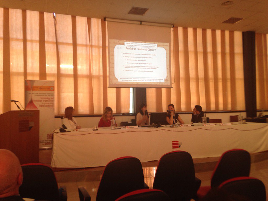 LiteraryComp's tweet image. Silvia Piccini talking about diachronic termino-ontologies @AssITerm2016 @unical #claviusontheweb #literarycomputing