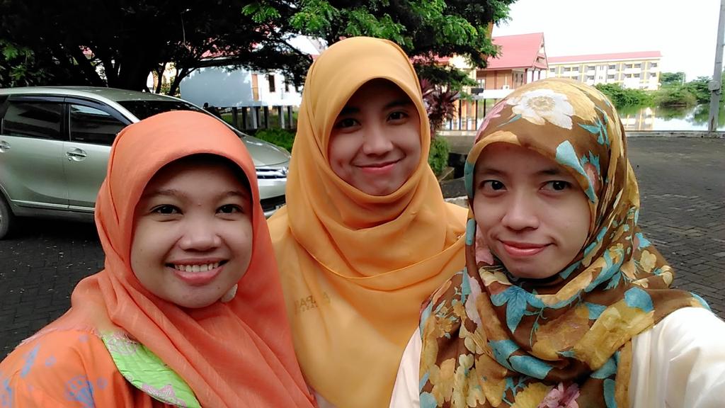 Latepost senyum yukss