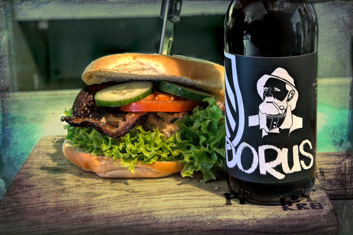 Fortwestoever's tweet image. Zondag staan we op de @SpringfairJdorp met de @HelderseJongens en onze legendarische Beerburger. Kom je ook?