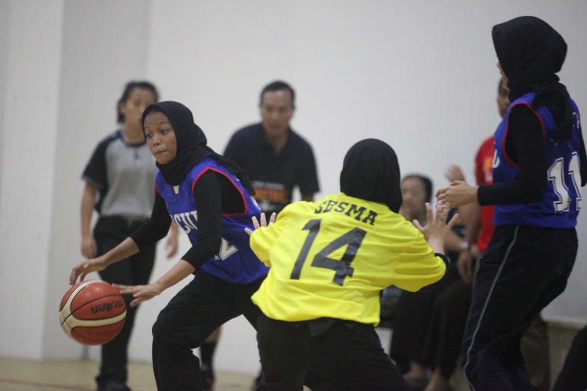 SemashurRedaksi's tweet photo. SSP vs SESMA, 35-22
#girls #semifinal #hkbasketball
Congrats to SSP for making it to the final match! https://t.co/KItXneliiw
