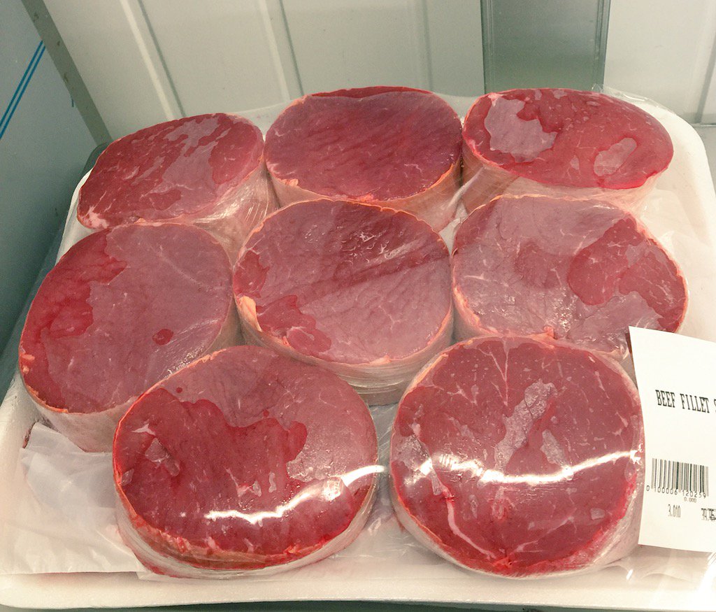 RowleysButchers's tweet photo. Some of the finest 7oz fillet steaks ready for the Hatton arms Warwick #rowleysbutchers #hattonarms https://t.co/WuQoqQgVoo