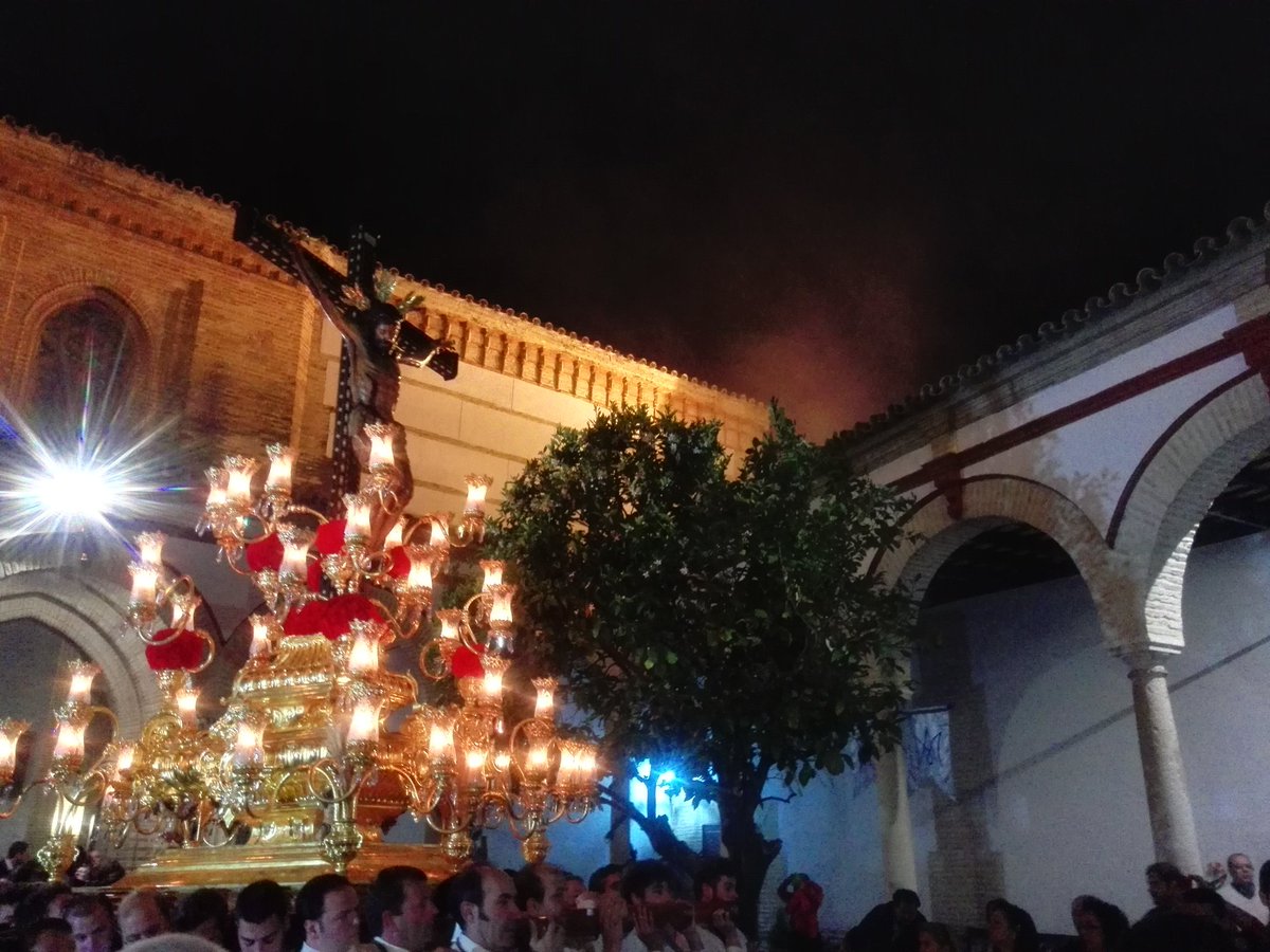 Gonzalo285's tweet photo. Día histórico e inolvidable ayer, con el Señor de Confalón y la Virgen del Valle en Santiago.¡Viva el Confalón! https://t.co/6oBOT55mXG