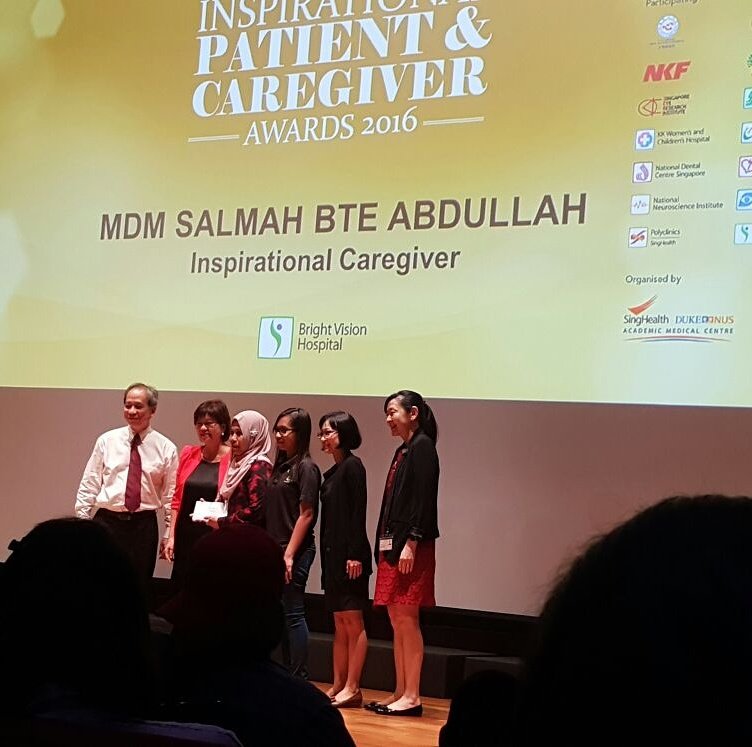 moRiLLiRom's tweet photo. Aunt receiving her Inspirational Caregiver Award 2016 https://t.co/wzOPtn5buq