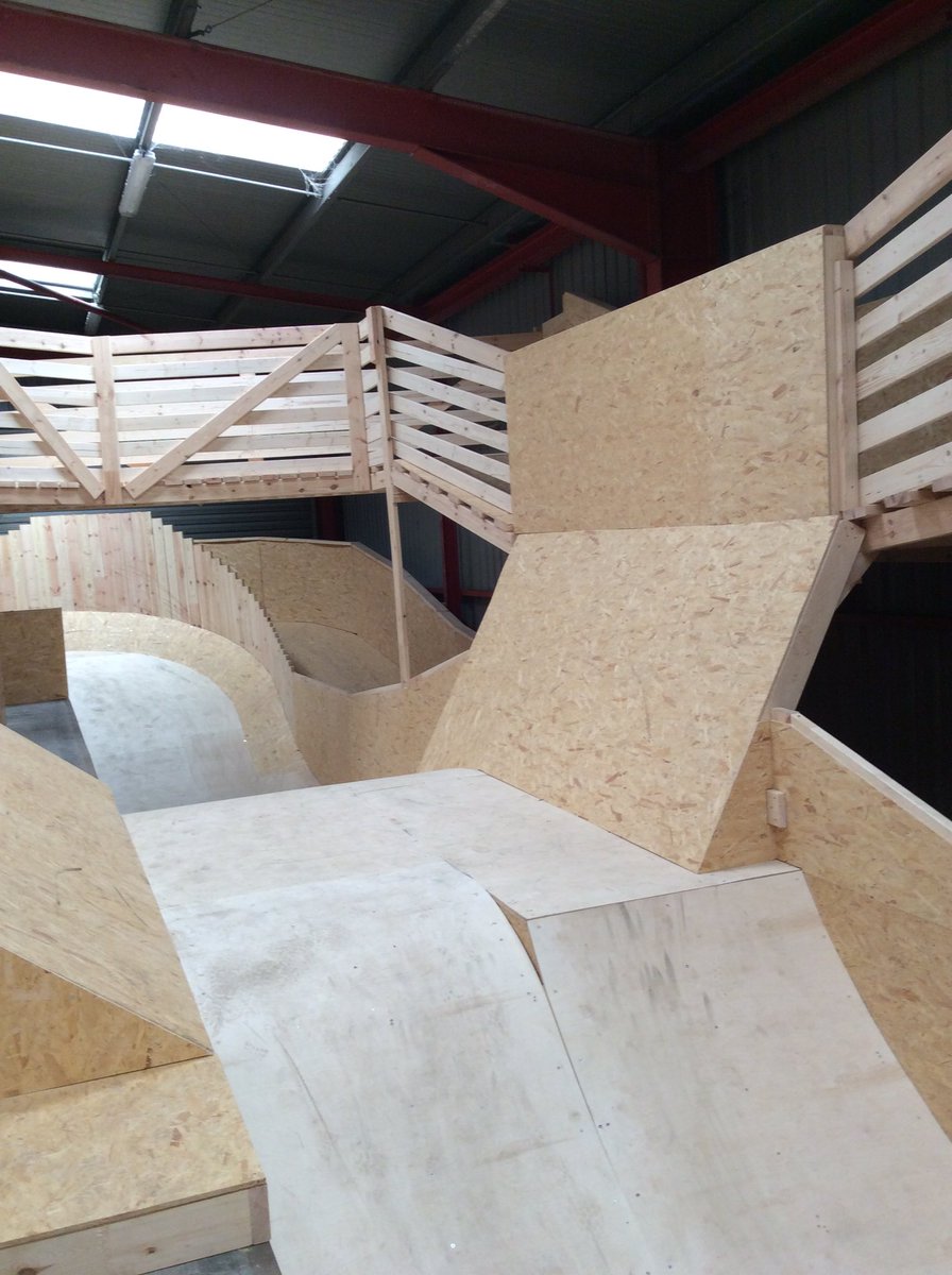 regiongrandest's tweet photo. Visite du chantier #Stride @strasbourg Bike Indoor Park sur ancien site @SNCF @MaximeMarotte  ouverture été 2016 https://t.co/h8Ym9AWLxK