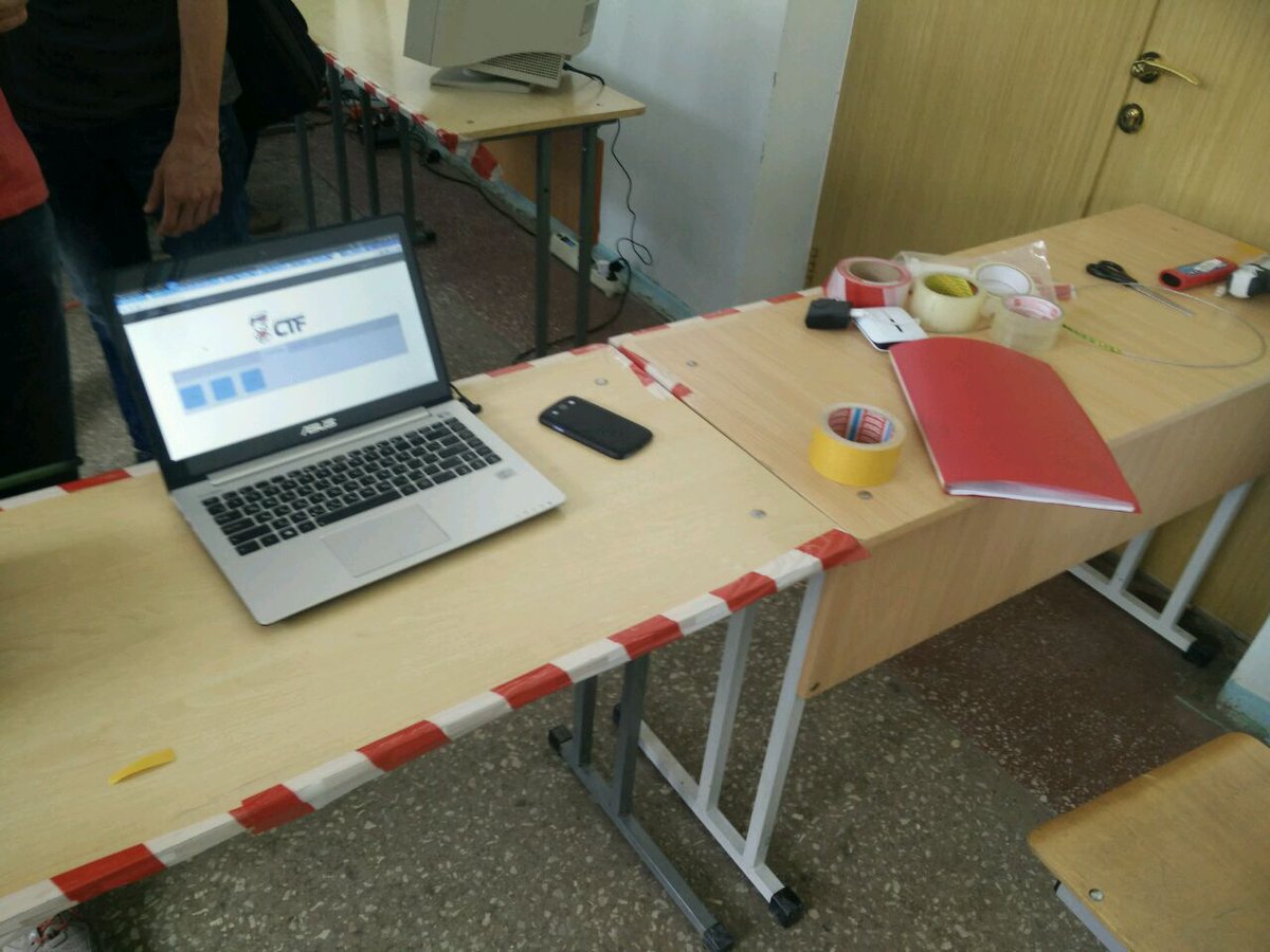chithanh_'s tweet photo. Unattended unlocked laptop with a folder full of flags #opsec #ructf2016 https://t.co/WQlvoUNygj