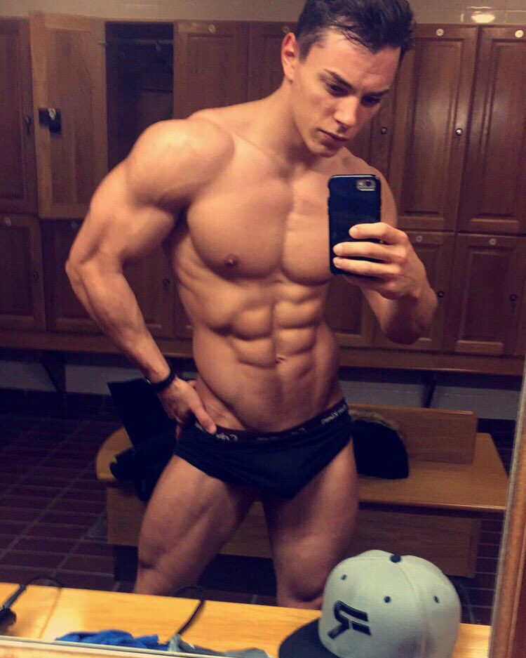 Elliotmusic95's tweet photo. 2 days out from @miamiprofitness 
The carb load begins!!! 😍😍😍 https://t.co/VAjqx1Tthj
