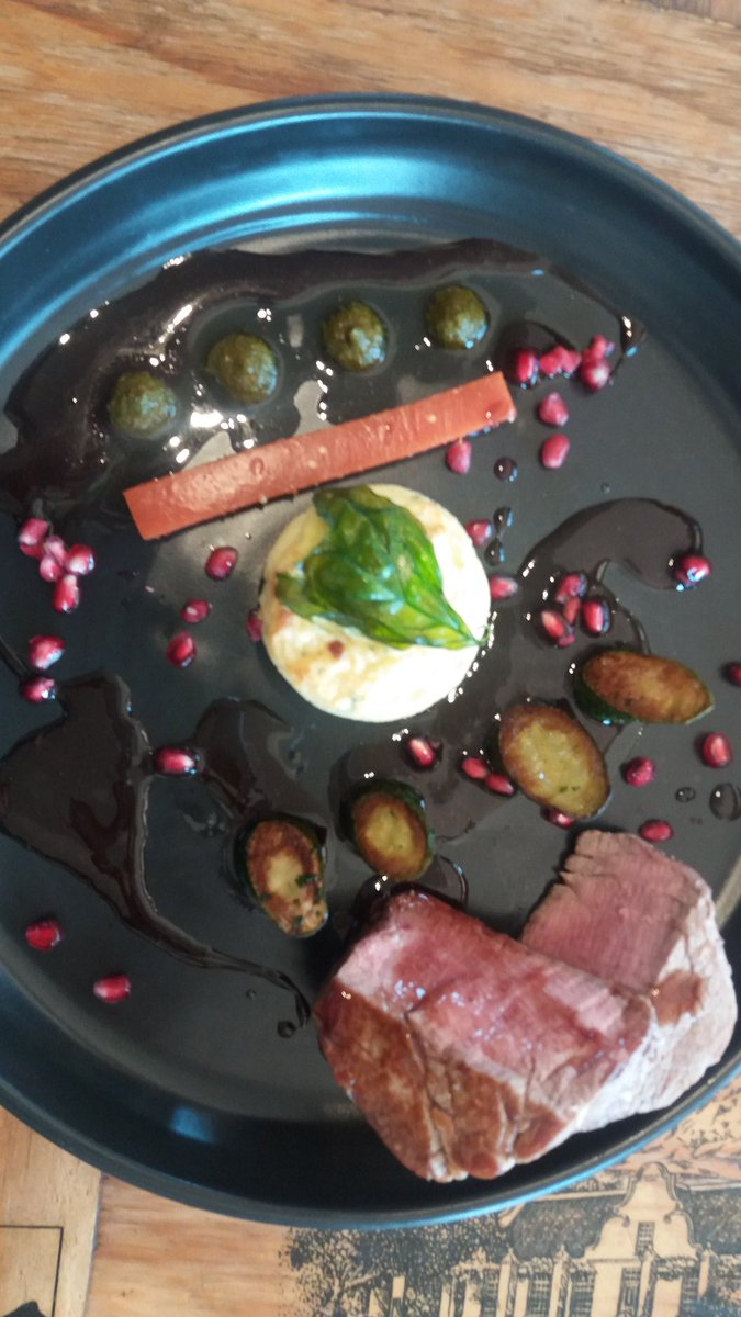 CreationChefs's tweet photo. We had a ball in the @creationwines kitchen yesterday with a full tasting room! #creationchefs #lovecreationwines https://t.co/fMZRXx6bv7