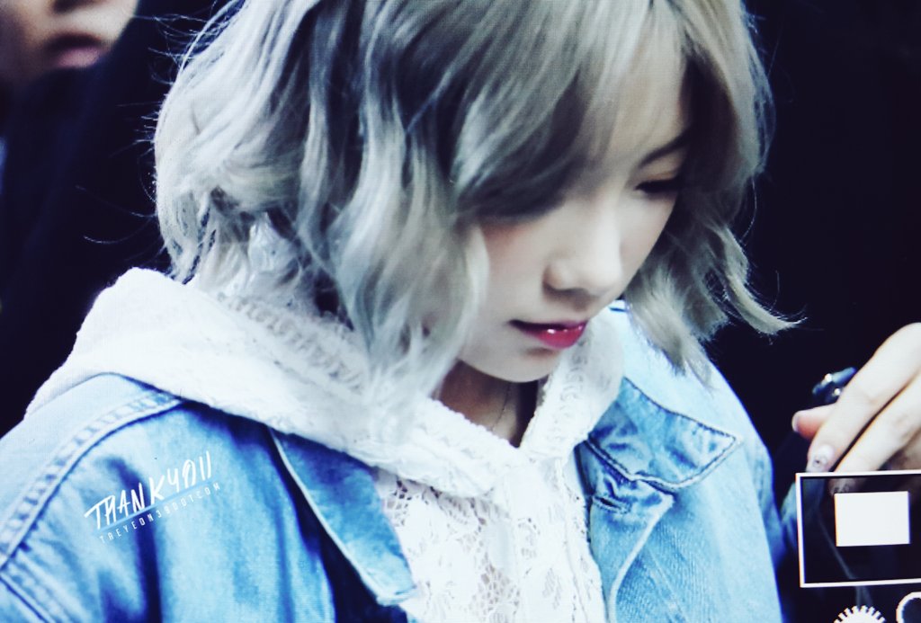 taeyeon39com's tweet photo. 160415 인천공항 출국 1 https://t.co/pOmZCWHH41