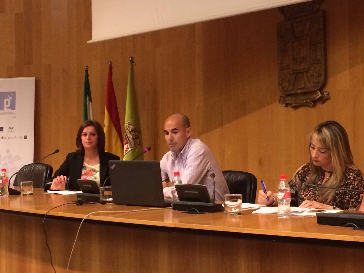 BelenDT's tweet photo. @macuvega presenta al responsable del portal de transparencia de la web Diputación de Granada https://t.co/mg0cszFF8V