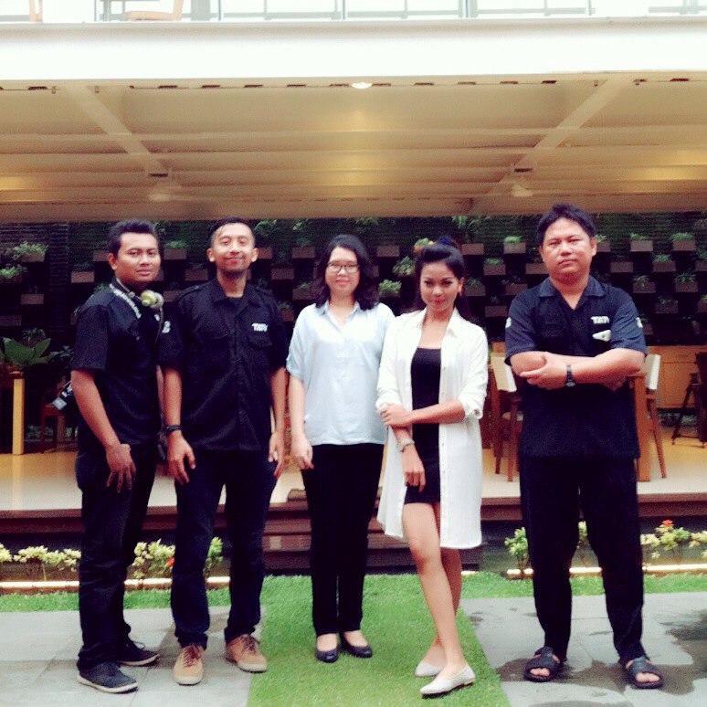 jerryathia88's tweet photo. Take a shoot foFnB https://t.co/jrZNWpqa46
