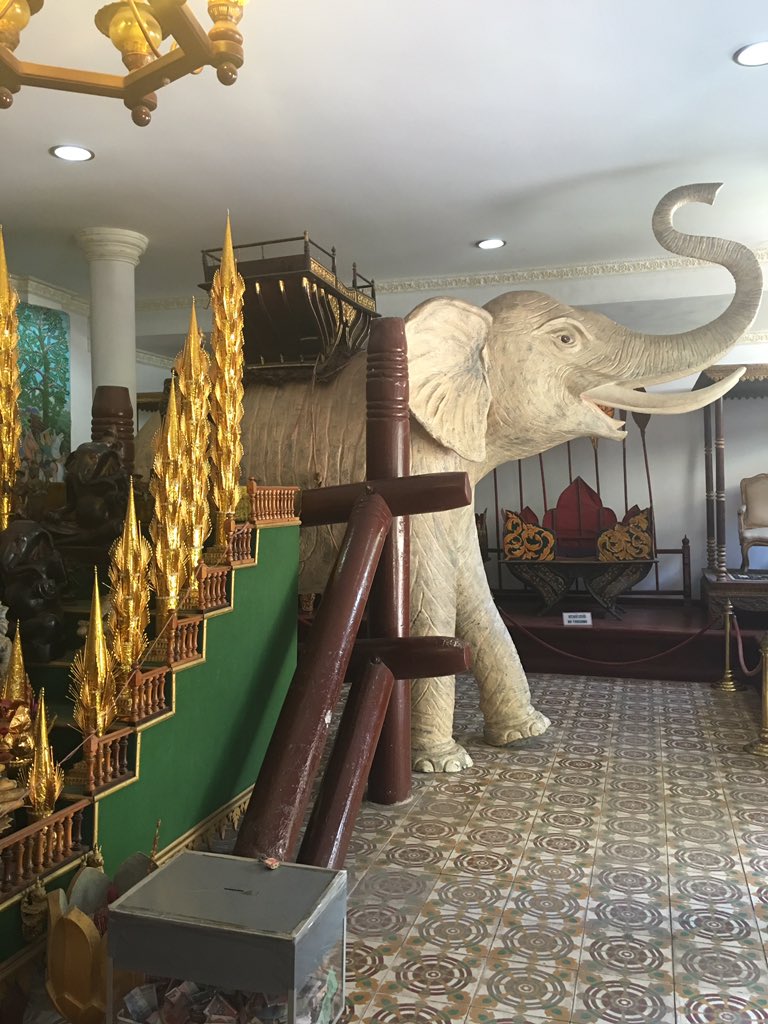 FiBerry_'s tweet photo. Nobody wanted to mention the elephant in the room 🐘 #terriblejokes #temples #cambodia https://t.co/xxRybQfzWQ