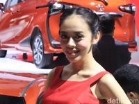 Oto_boss's tweet photo. SPG Berpose di Mobil Toyota https://t.co/EZ96VYzBAN https://t.co/Qvzk4Ue1rF
