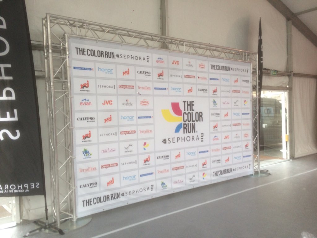 sonplusevent's tweet photo. Le photocall est en place! On vous y attend ;) #TheColorRunFr #Fun #holy #TourEiffel #Paris #Happiest5k #running https://t.co/LIhPUT1m7p