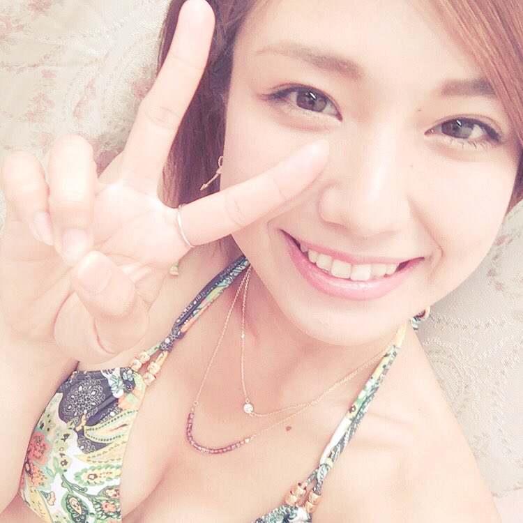 カラフルな水着が可愛い藤木由貴