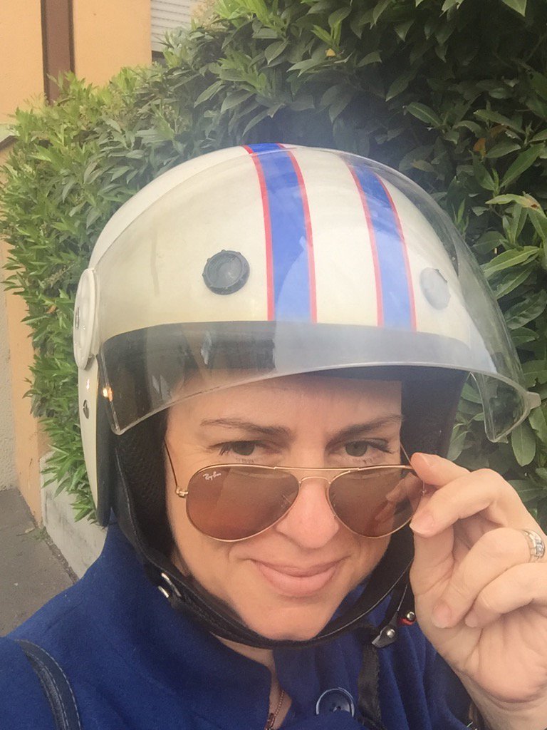 MichelaSpinola's tweet photo. #Fuorisalone2016 oggi è d'obbligo la moto !#MilanoDesignWeek #theplacetobuild https://t.co/EN9aQG3f9i
