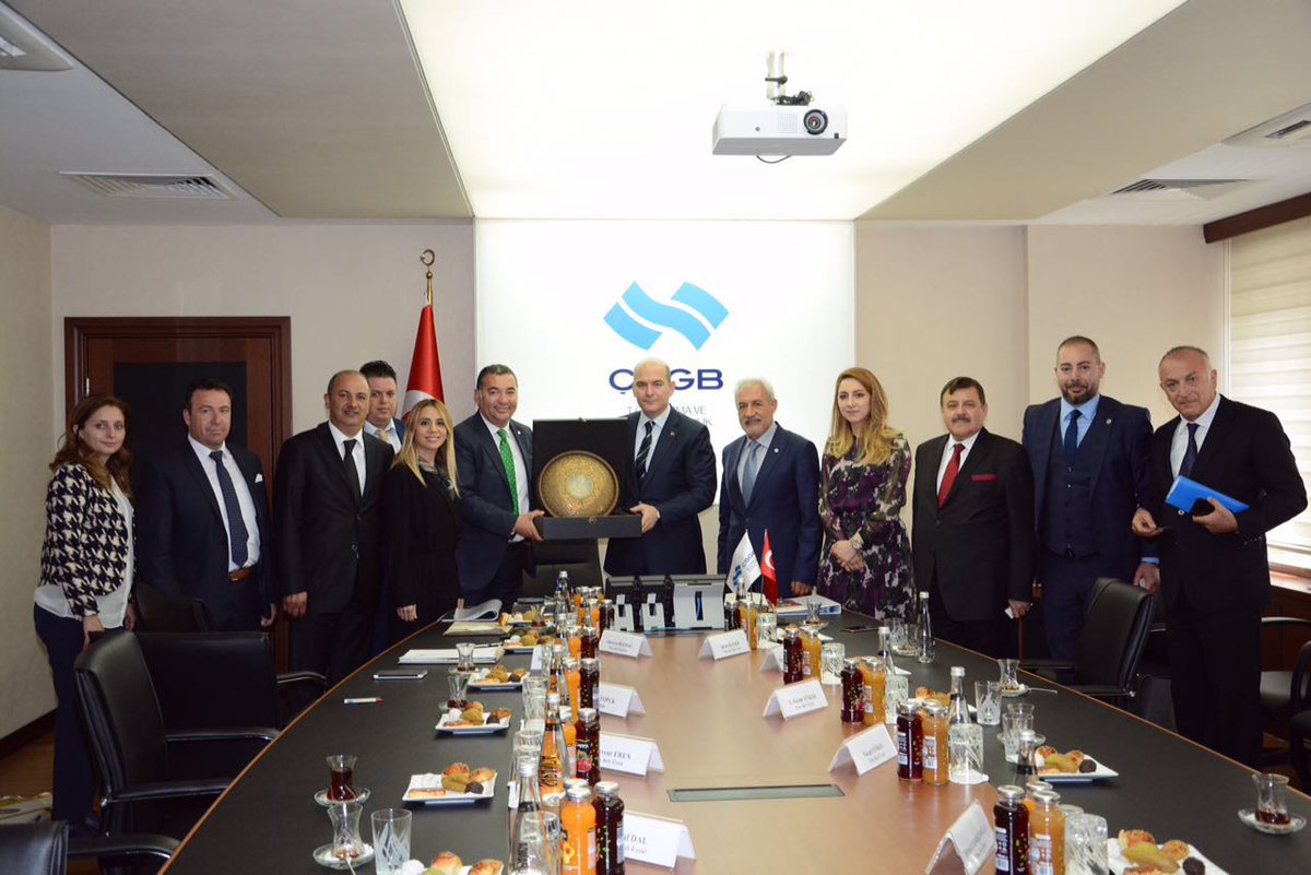 suleymansoylu's tweet photo. Hadımköy Arnavutköy Sanayici ve İş Adamları Derneği Başkanı Hüseyin Bozdağ ve Yönetim Kurulu Üyeleri misafirimizdi https://t.co/lqUATiqRKA