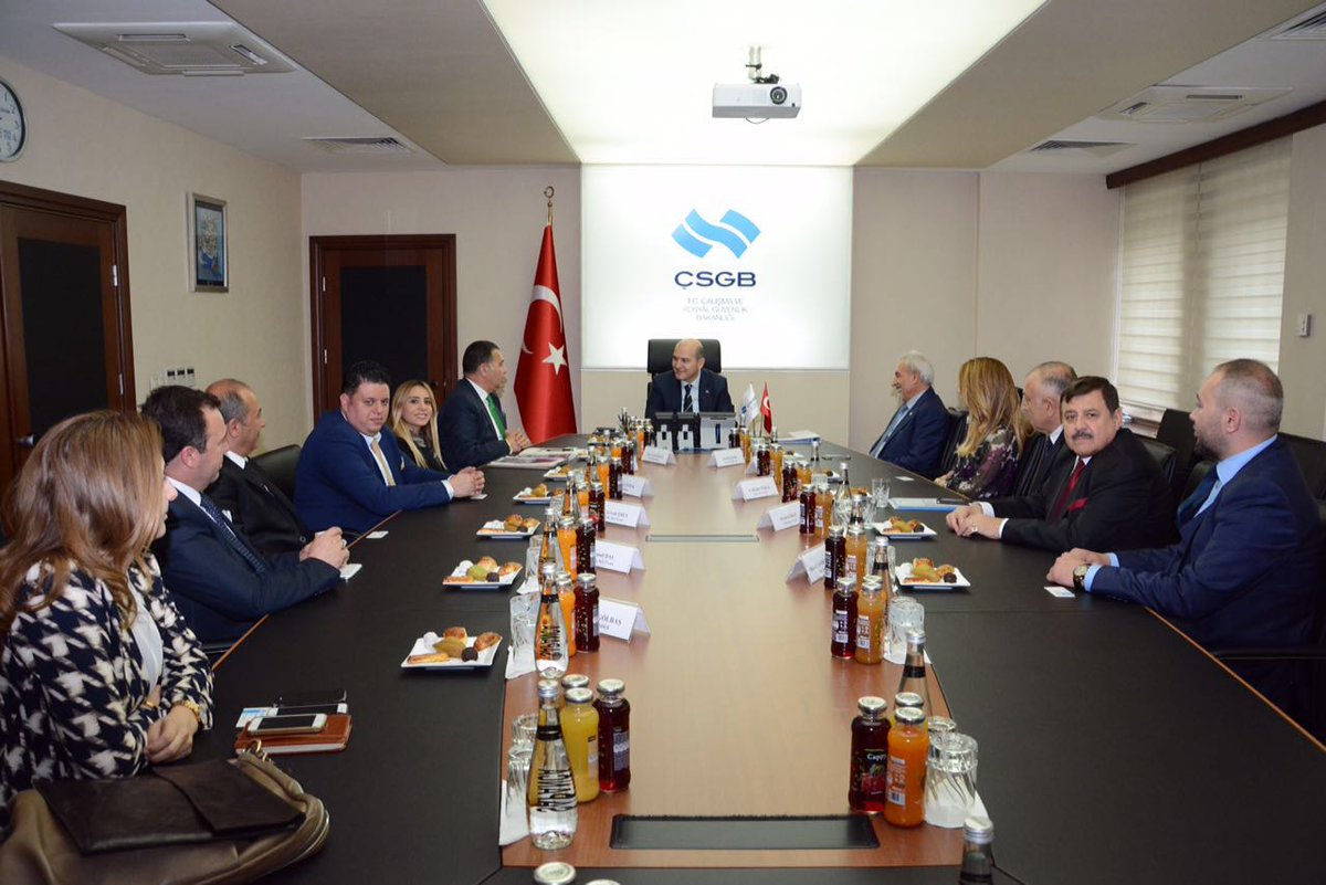 suleymansoylu's tweet photo. Hadımköy Arnavutköy Sanayici ve İş Adamları Derneği Başkanı Hüseyin Bozdağ ve Yönetim Kurulu Üyeleri misafirimizdi https://t.co/lqUATiqRKA