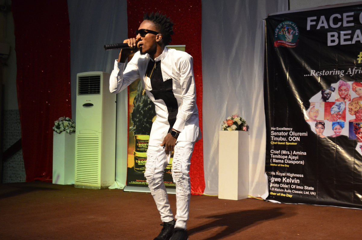 trekmagofficial's tweet photo. @yungace_orin is indeed a voice to reckon wit in d Music Industry as he dazzled #FOTA2016 Guests wit Hit Track https://t.co/a8eF3kfUJe