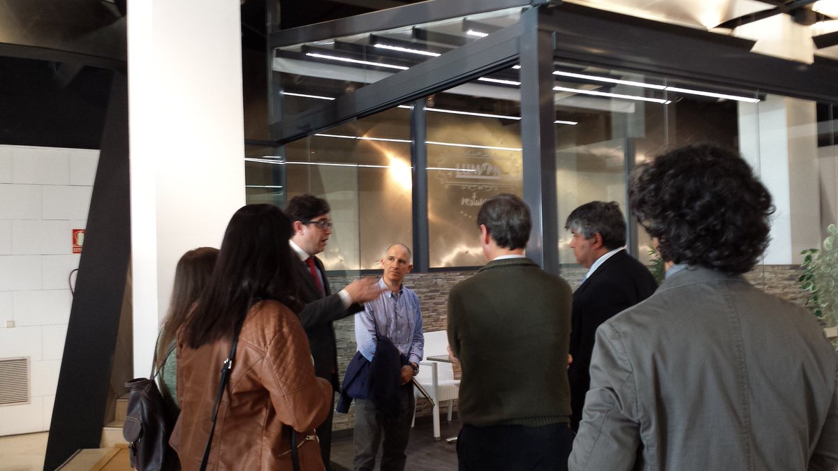 LUMON_Spain's tweet photo. Así son los sistemas #Lumon, los analizamos,los tocamos, vemos todas sus posibilidades
#CoffeeAndLearn #arquitectura https://t.co/vFUjNaa6ID