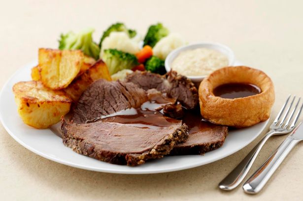 Are UK #families now too lazy for the #sundayroast tradition? via <a href="/DailyMirror/">The Mirror</a> #familytime mirror.co.uk/news/uk-news/s…