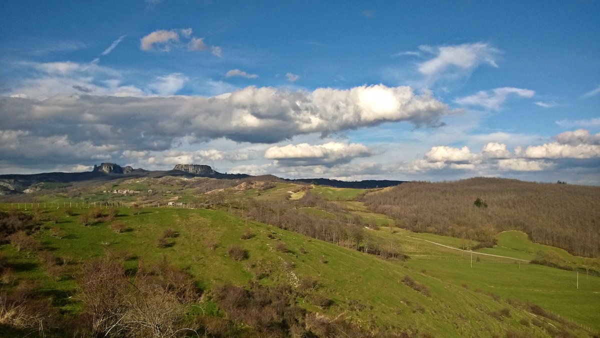 comunedisestino's tweet photo. Venite a trovarci!
#sassodisimone #simoncello #Petrella #CasaBarboni #paesaggio #trekking #Natura #comunedisestino https://t.co/kWyaysDSQj