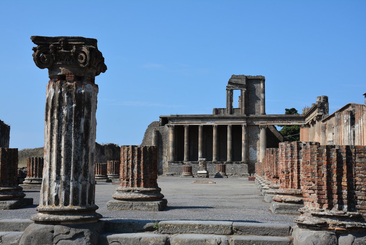 La lista dei Musei in Campania, aggiornata, con @pompeii_sites #museicampani
x.com/svoltarock/lis…