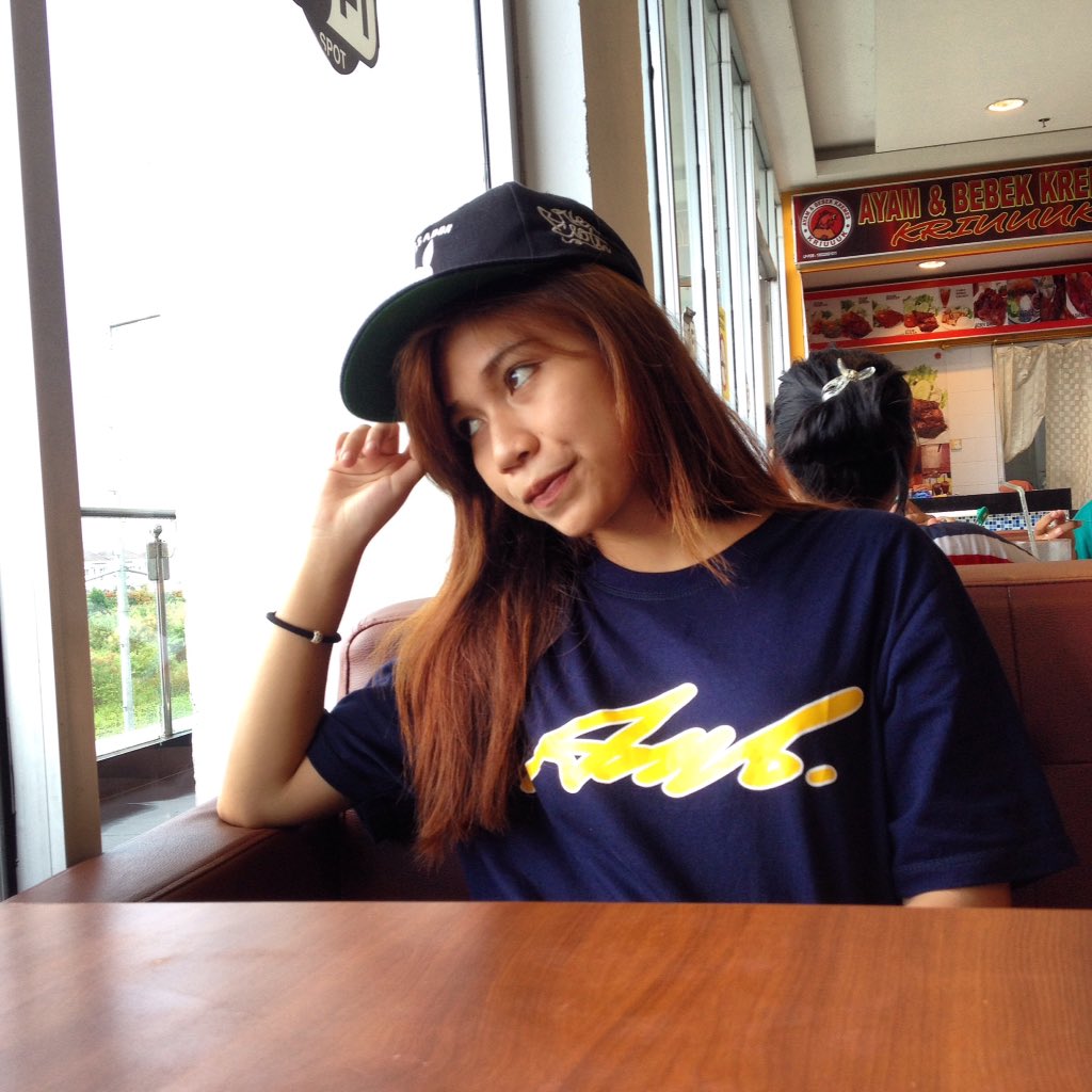 ambassador_sw's tweet photo. Amb. Navy Blue tees. S-XXXL
IDR. 135K

Info &amp; Order:
🔸BBM : 2806183B
🔸Call/Text/Wa : 081953734918
🔸LINE : Dutta_ace https://t.co/kfvlQzJg8X
