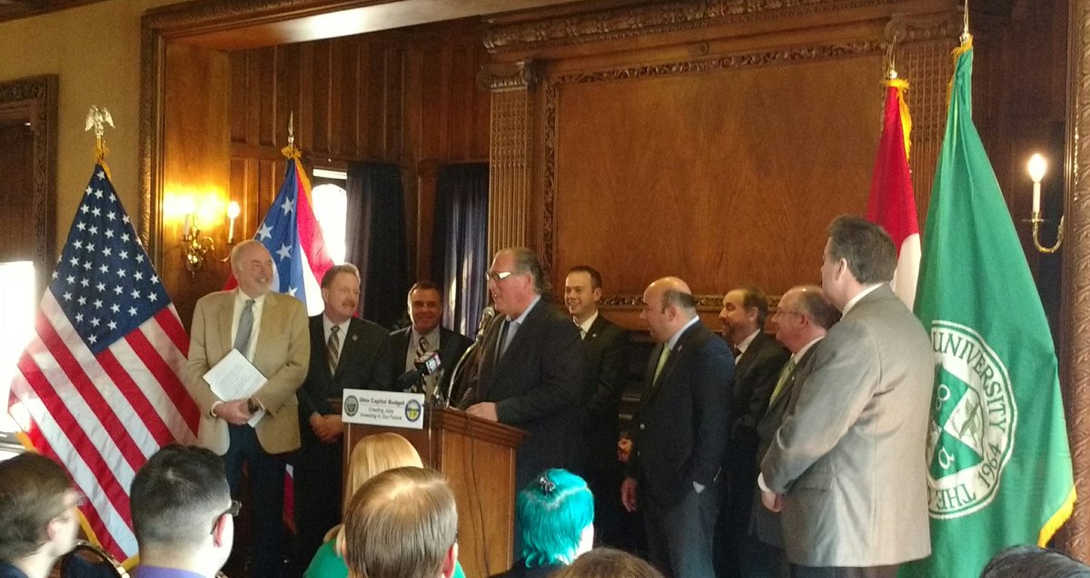 Cleveland_Film's tweet image. President @ieschwarz speaking now at press conference announcing state funding for a film school at CSU! #FilmInCLE