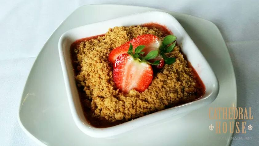 cathedralhouse1's tweet photo. NEW Vegan Menu! APPLE &amp; STRAWBERRY CRUMBLE - #vegan #vegetarian #glasgowfood #cathedralhouse #glasgow #menu #newmenu https://t.co/9uKuW6Y3Hi