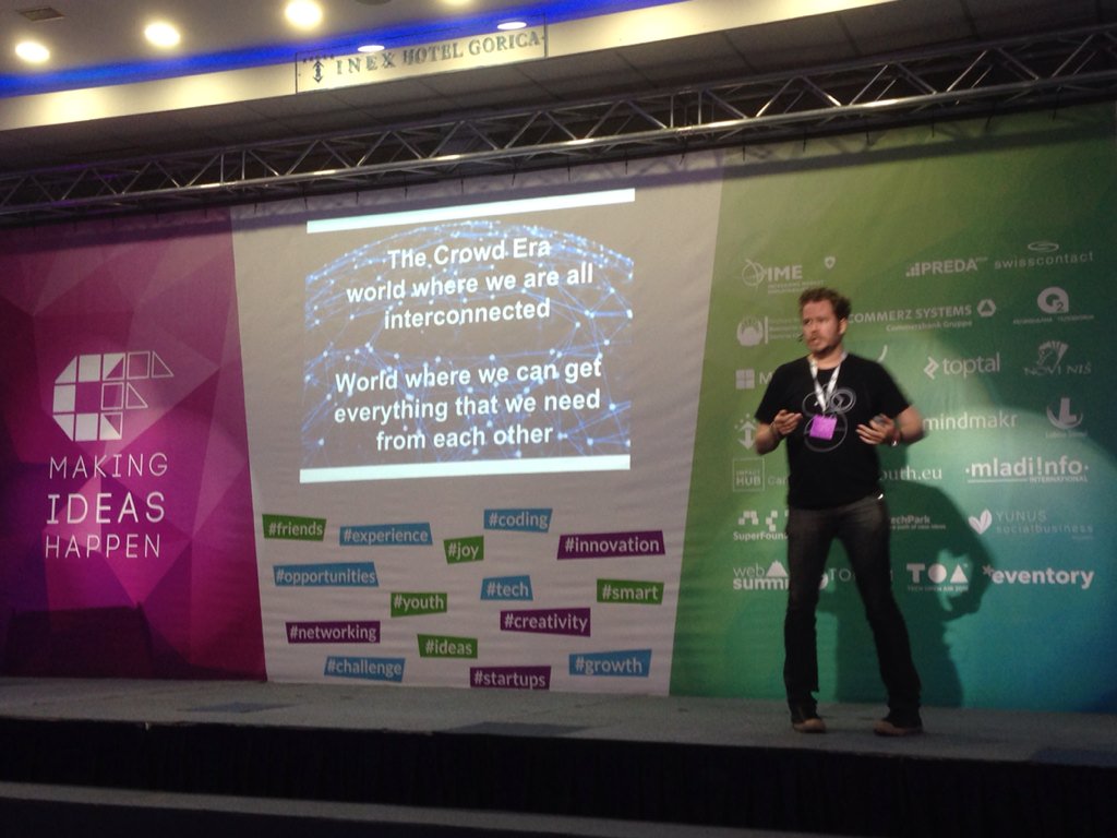 IvanHernandez_'s tweet image. David @Passiak defining &quot;The #Crowd Era&quot; #Codeference #Codefest