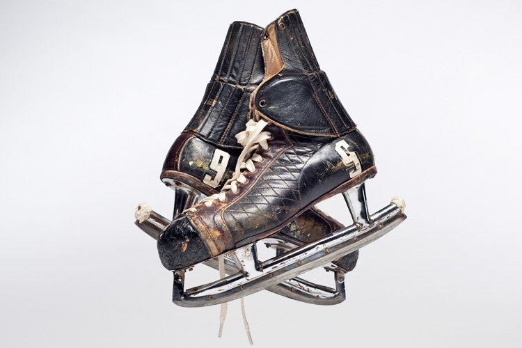 HockeyHallFame's tweet image. Skates worn by the great Gordie Howe during his years with the @DetroitRedWings. See them today at the HHOF.