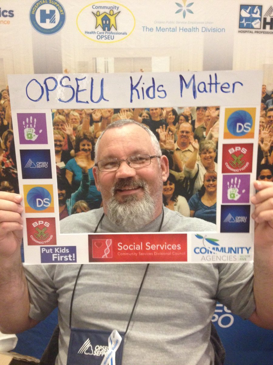 OPSEU_CSDC's tweet photo. Lots of people stopping by and supporting the CSDC!  #weownit2016 #Convention2016 @OPSEU_CSDC @DSbecausewecare https://t.co/QqwsuK6OT9