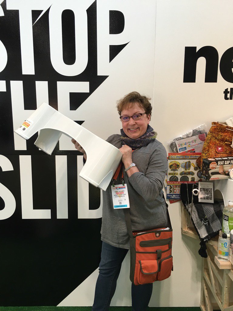 Drbwbloom's tweet image. #nerdwax #VisionExpo Dr. Williams is shopping already at VEE.