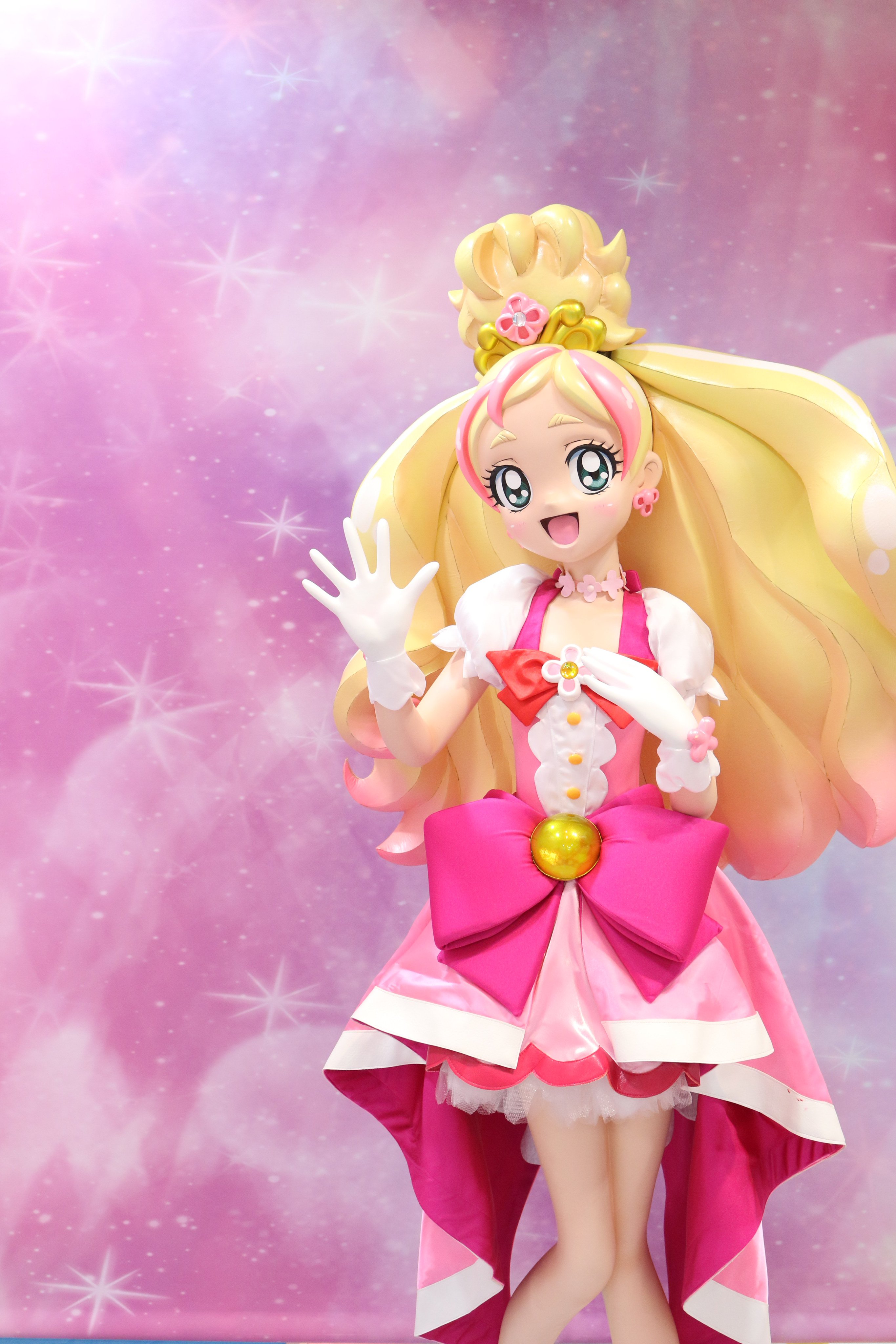 プリキュア プリティストア プリティストア大阪本店限定 なりきりフォト撮影コーナーで キュアフローラ のお誕生日イベントを開催中 プリキュアに変身してフローラと一緒に写真が撮れるよ みんな遊びにきてね 衣装サイズは110cmのみとなります
