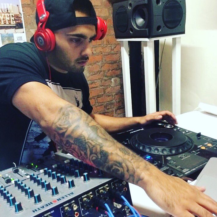 KTMUSICPR's tweet photo. Hard work certainly pays of! @AKBDJ  #fridayvibes #readyfortheweekend #djsneverstop #sets https://t.co/Mlqn2vZ621
